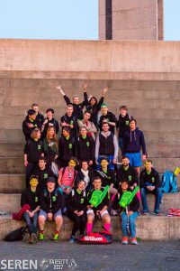 テニスクラブの集合写真